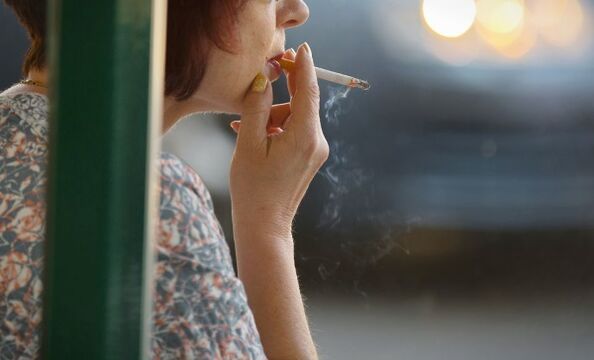 La dépendance au tabac augmente le risque de développer une ostéochondrose de la colonne thoracique