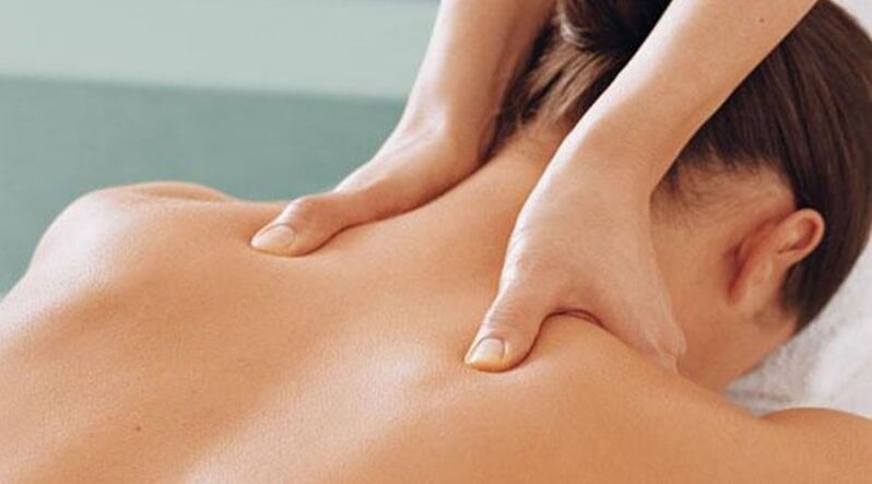 Massage du cou pour l'ostéochondrose.