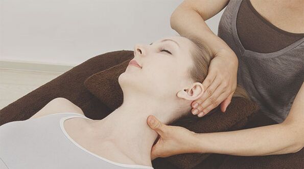 massage du cou pour l'ostéochondrose