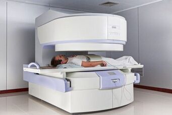 Imagerie par résonance magnétique pour le diagnostic de l'ostéochondrose thoracique. 